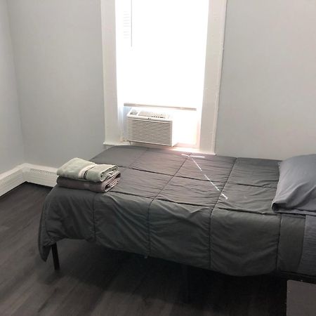 Private 2-Bedroom With Free Parking And Direct Bus To Nyc Manhattan Only 2 Blocks Away リンデン エクステリア 写真
