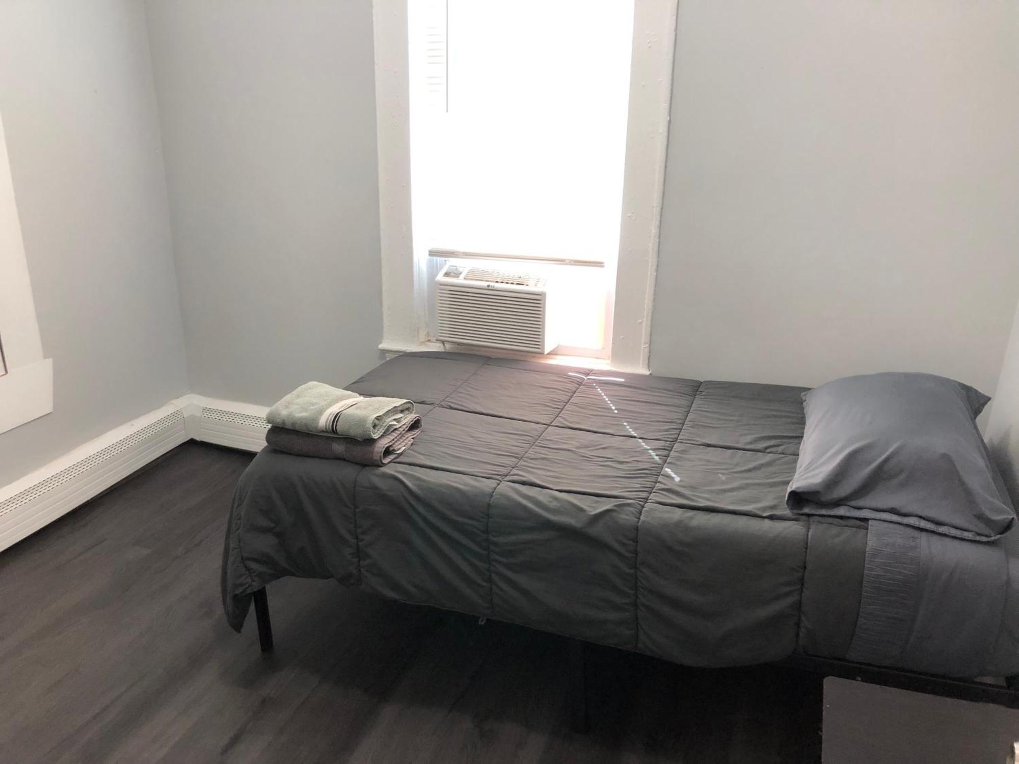 Private 2-Bedroom With Free Parking And Direct Bus To Nyc Manhattan Only 2 Blocks Away リンデン エクステリア 写真