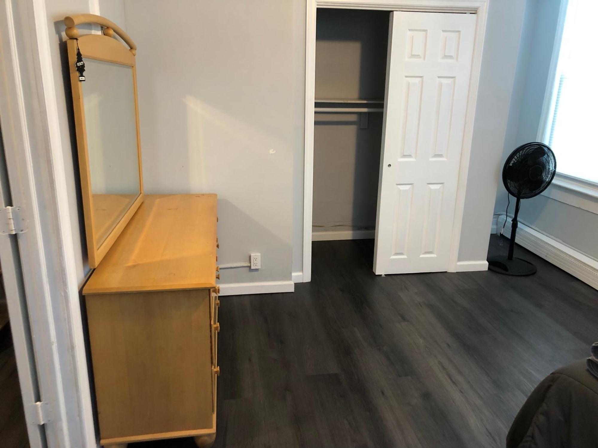 Private 2-Bedroom With Free Parking And Direct Bus To Nyc Manhattan Only 2 Blocks Away リンデン エクステリア 写真