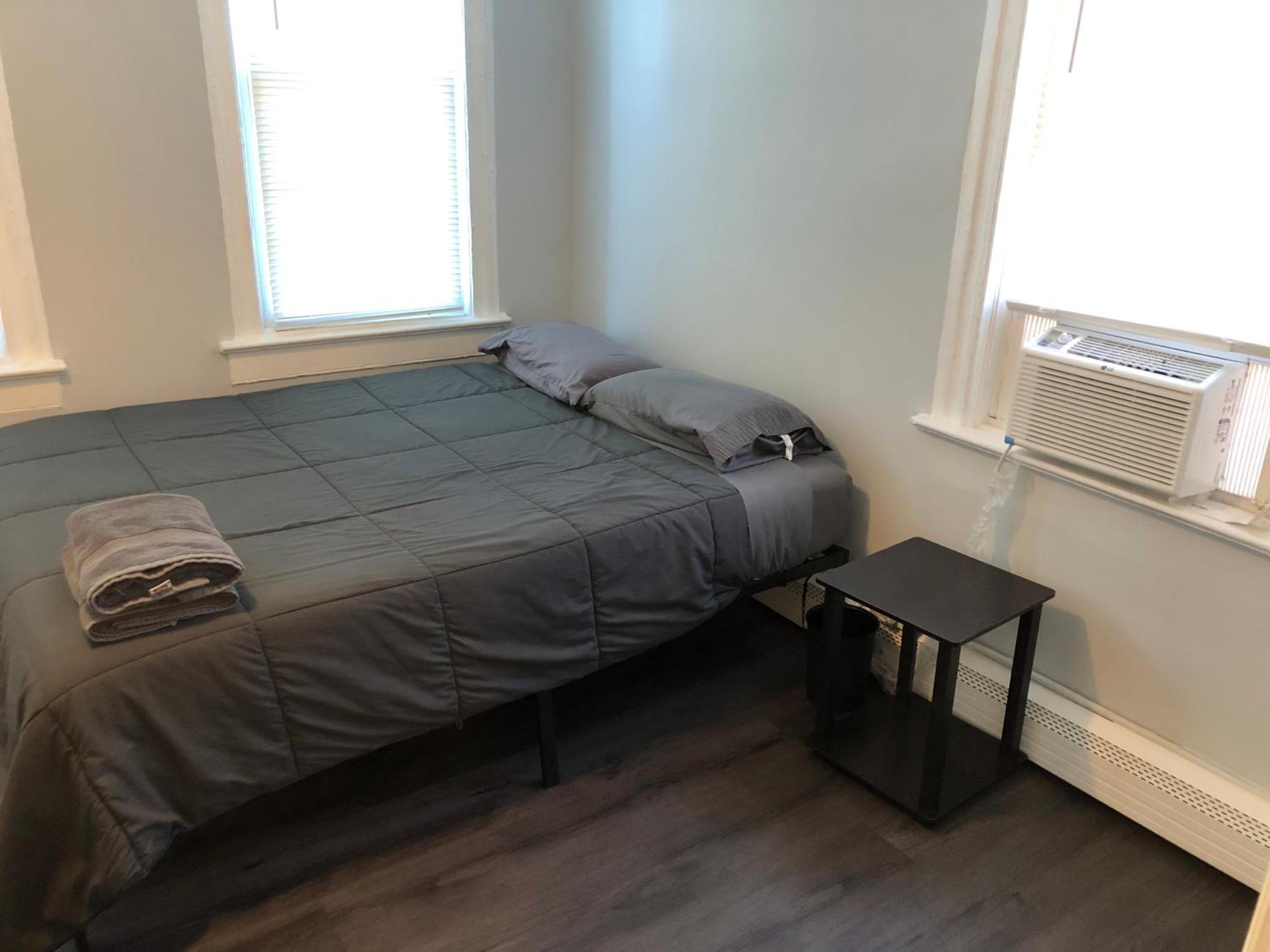 Private 2-Bedroom With Free Parking And Direct Bus To Nyc Manhattan Only 2 Blocks Away リンデン エクステリア 写真